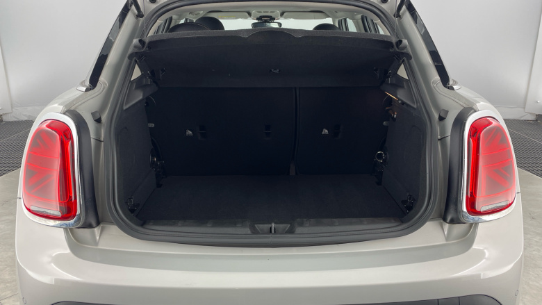 MINI Hatchback 1.5 Cooper Classic 5dr Auto Petrol Hatchback